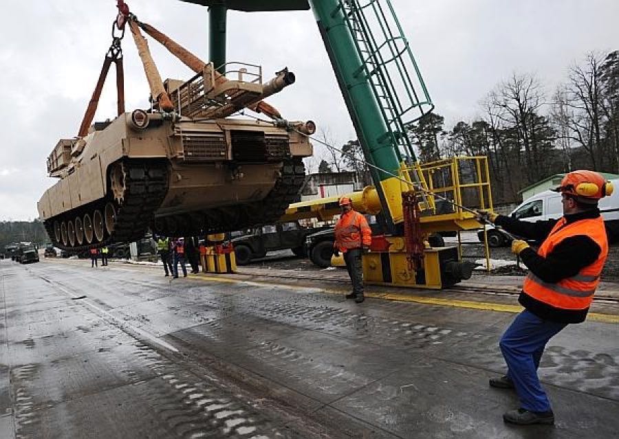 last american tank leaves germany foto US Army