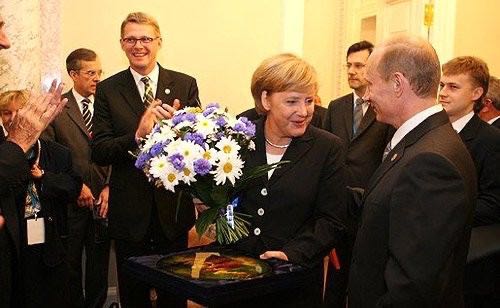 1. Putin & Merkel.jpg