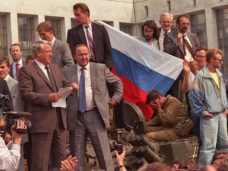 yeltsin on a tank before the white house august 1991
