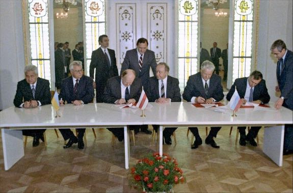 1991 Signing the Agreement to eliminate the USSR 