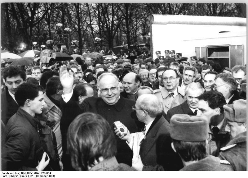 kohl bij de opening van de brandenburger poort 1989