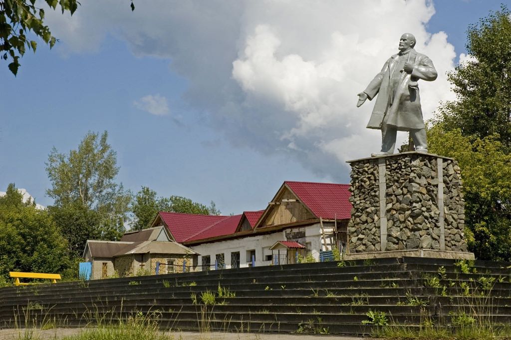Lenin monument Chusovoy