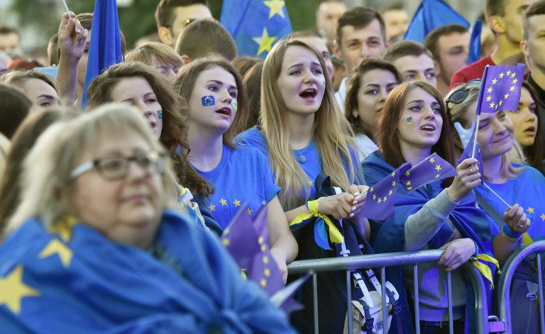 EU love show visa free 10 june foto AFP