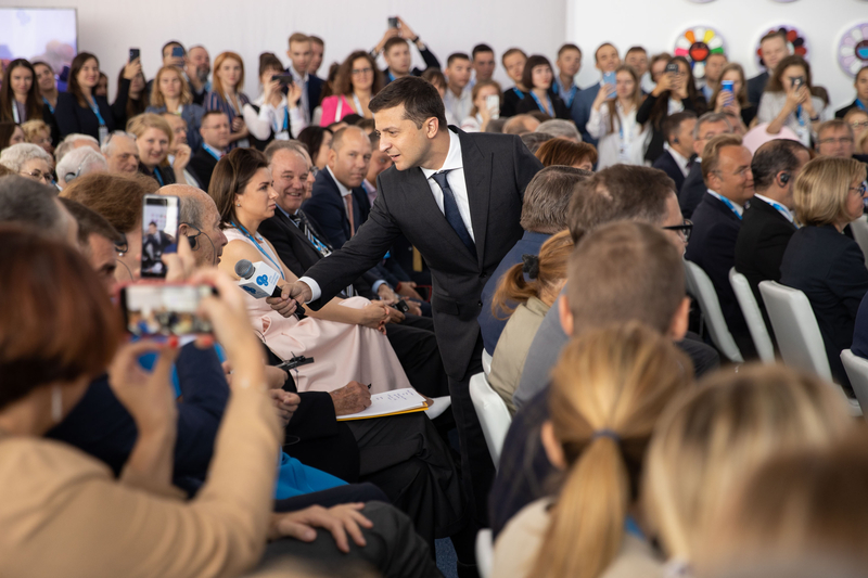 zelensky at yes meeting picture pres admin